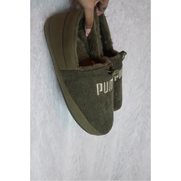 3 DIFFERENT PUMA SLIPPER COLORS ❤️👽💚 - Picture 8 of 9